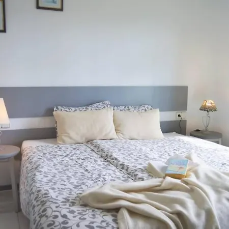 Bungalow At Playa Flamingo Apartment With Shared Pool 5 Minutes From The Beach Διαμέρισμα