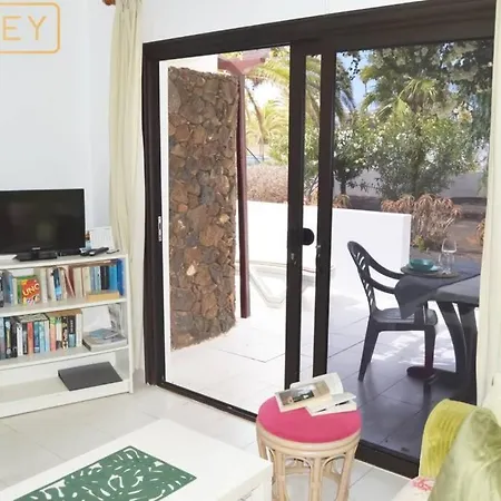 Bungalow At Playa Flamingo Apartment With Shared Pool 5 Minutes From The Beach Διαμέρισμα