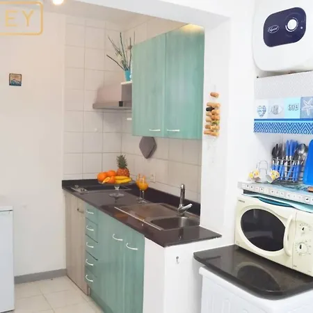 Bungalow At Playa Flamingo Apartment With Shared Pool 5 Minutes From The Beach Apartamento Playa Blanca (Lanzarote)